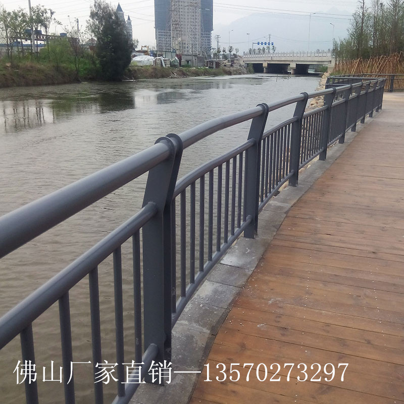 河道防撞护栏厂家大量批发 加厚不锈钢河堤防护栏 高架桥防撞护栏
