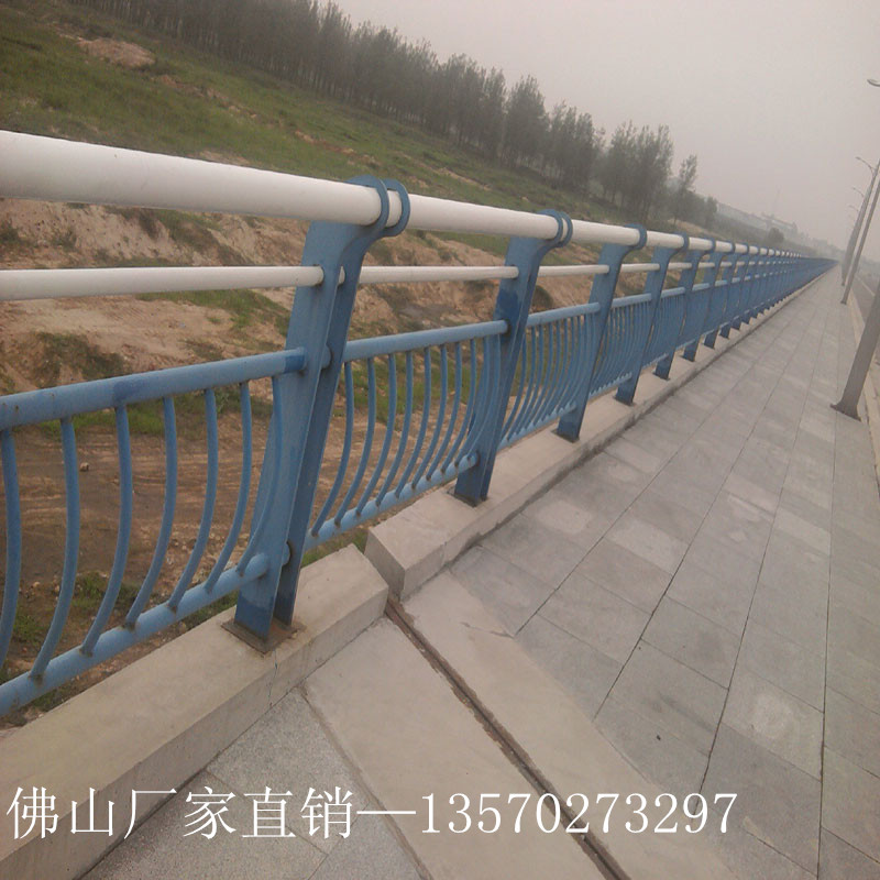 东莞市政护栏 河道桥梁定制锌钢护栏 不锈钢复合管护栏价格