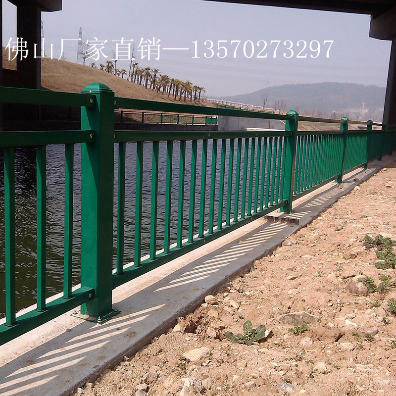 佛山厂家定制桥梁防撞护栏 河道景观防撞护栏 加厚碳钢防撞桥梁护栏