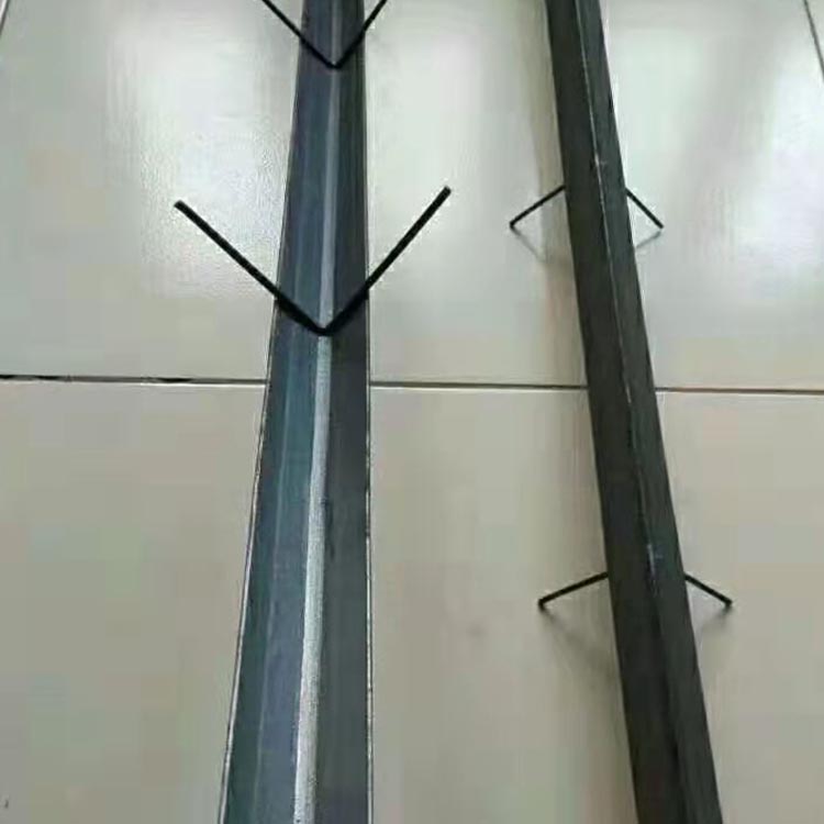 按需出售 混凝土马凳 铁马凳 优良选材 楼梯护角 混凝土铁马凳