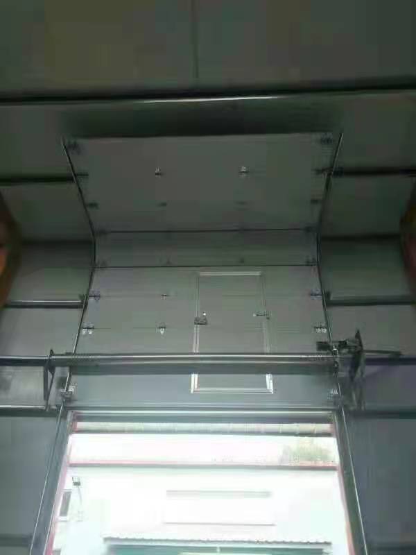 济南翻版车库门制作安装  莱芜遥控卷帘门定制安装 济南工业门安装维修 遥控车库门维修