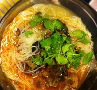 金汤米粉酱料酸菜米线酱料生产厂家