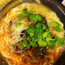 金汤米粉酱料酸菜米线酱料生产厂家