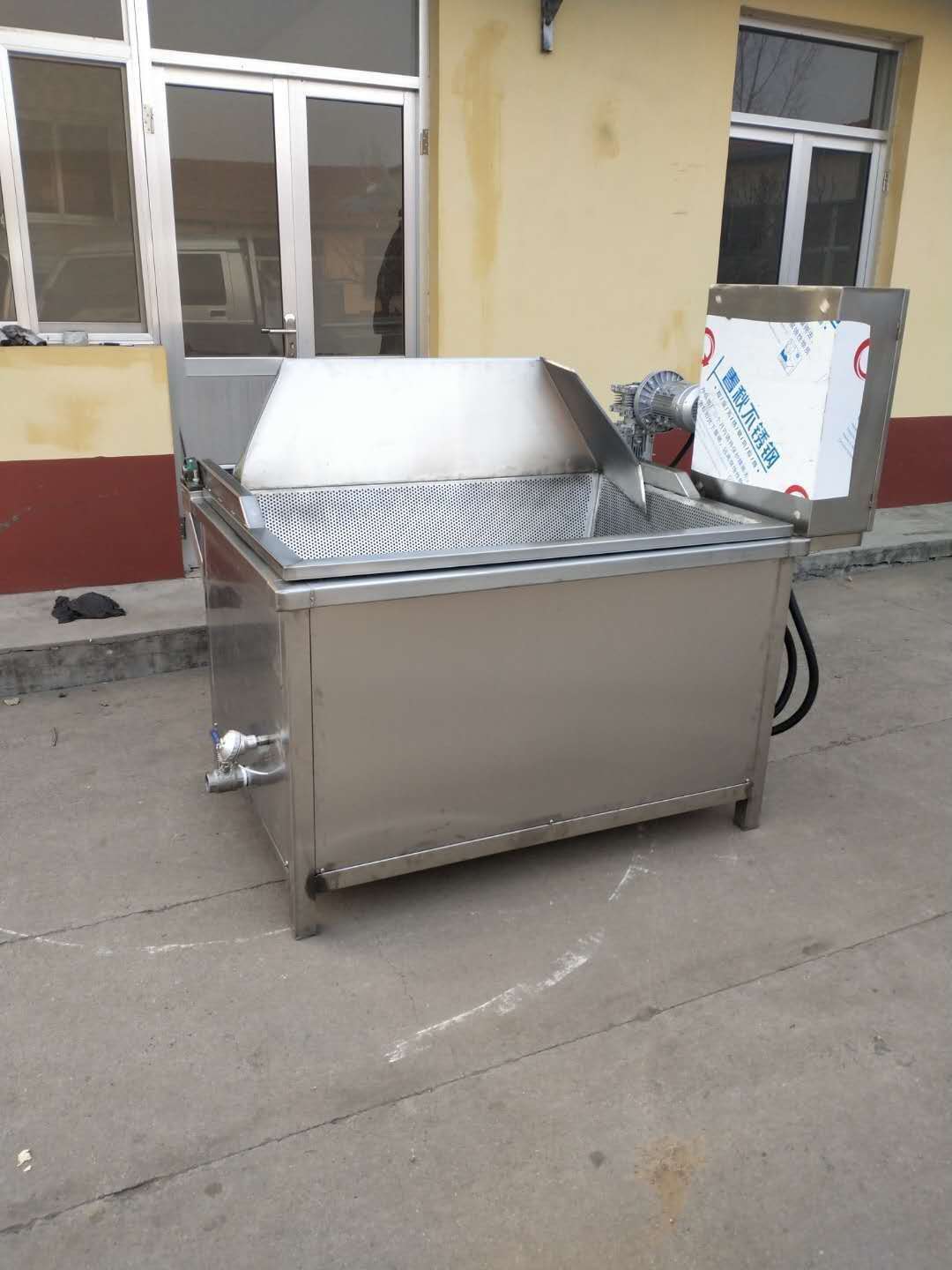 鼎正机械秋葵香菇低温油炸设备800L    