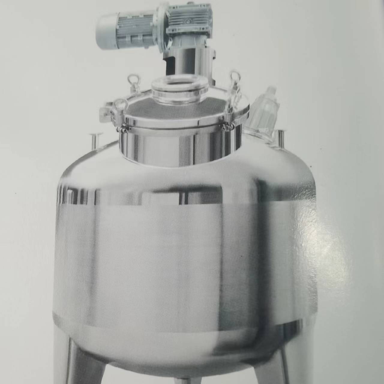搅拌罐定制，储水罐，反应釜，乳化罐，发效罐，浓缩器，提取罐等一系列储罐定制