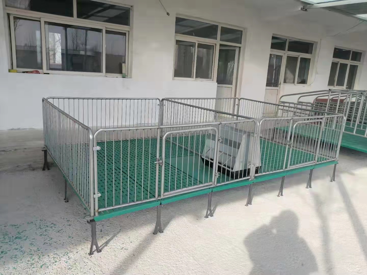 养猪场猪舍仔猪热镀锌大架复合漏粪板保育床