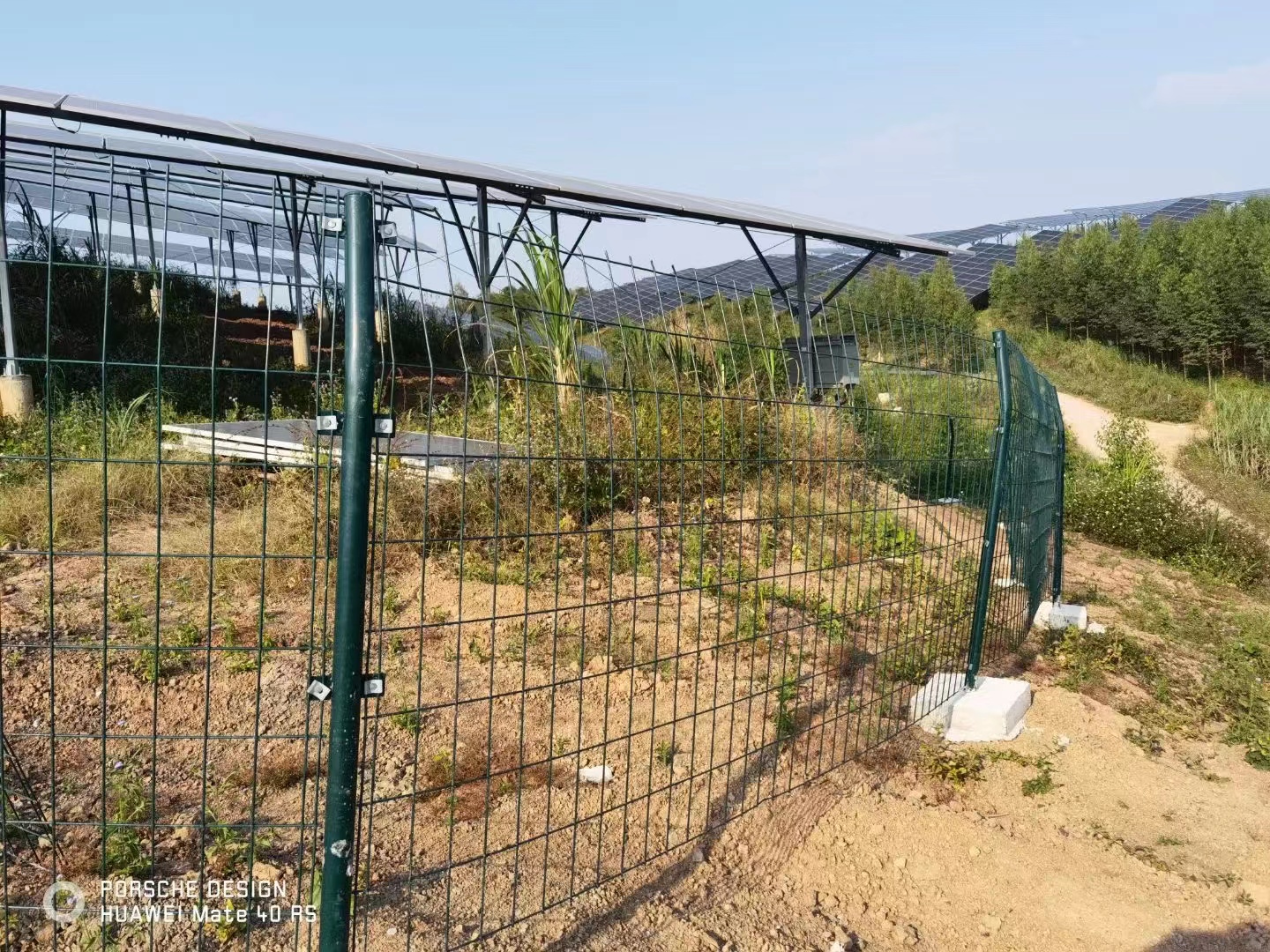 广西光伏围栏网生产厂家 南宁风电场护栏网 空地围网 浸塑铁丝网 双边丝护栏网 围栏网