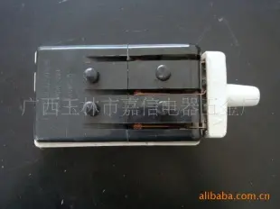HK2闸刀开关 倒顺380V 32A 隔离开关(刀开关) 玉州区嘉信电器五金厂供应
