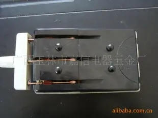 HK2闸刀开关 倒顺380V 16A 隔离开关(刀开关) 玉州区嘉信电器五金厂供应