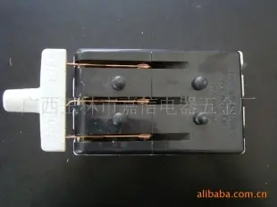 HK2闸刀开关 倒顺220V 32A 隔离开关(刀开关) 玉州区嘉信电器五金厂供应