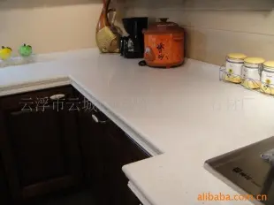 石英石 橱台面 小花米白 石英石台面 云浮市云城区荣华富花岗岩石材厂供应