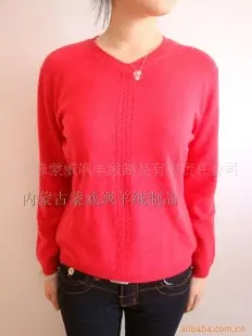 蒙威飒55%山羊绒 45%绵羊绒玫瑰红色V领羊 女式毛衣 赤峰蒙威飒羊绒制品有限责任公司供应