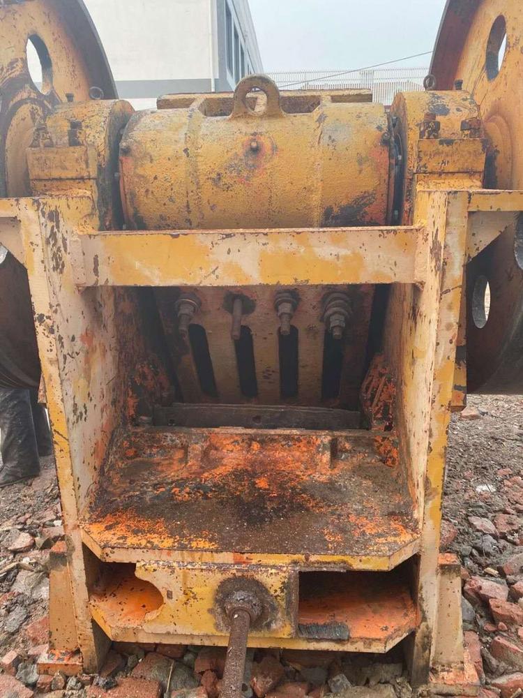 银利铸造取得分体式破碎机用耐磨锤头专利提高锤柄的使用寿命